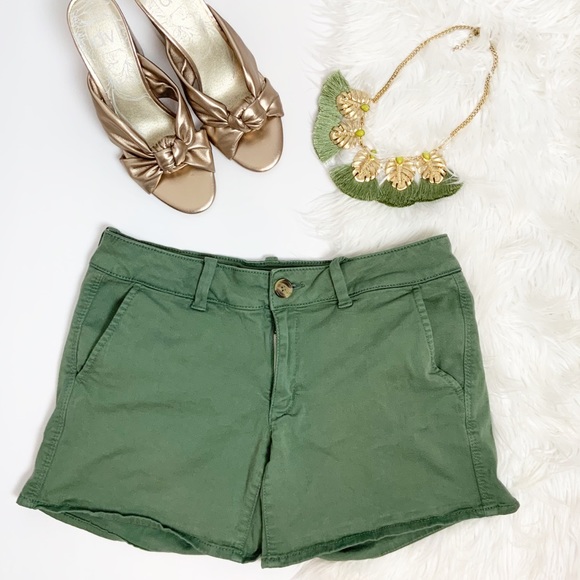 American Eagle Outfitters Pants - American eagle olive green shorts.